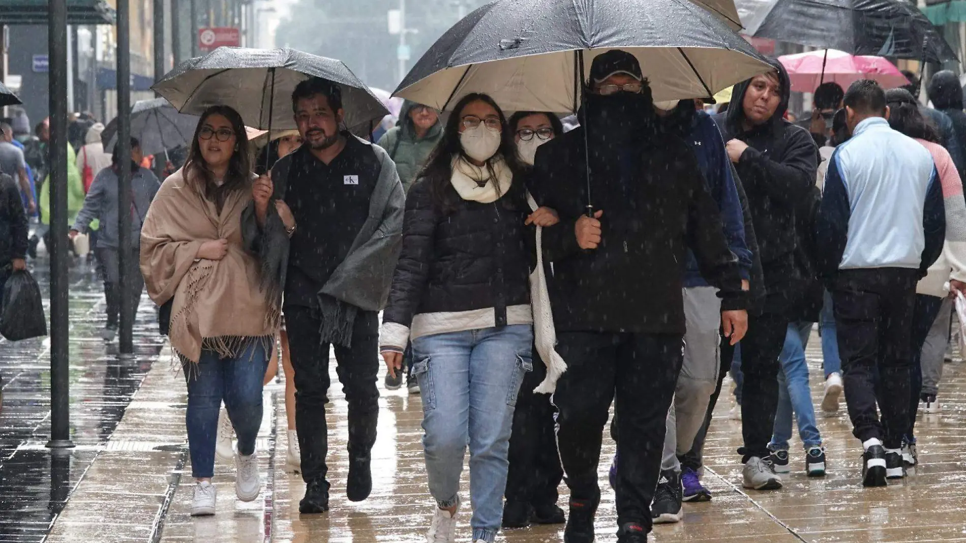 909779_Bajas temperaturas y lluvia Centro Histórico -2_web